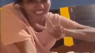 హనిమూన్ అపుడు సాయేశా జాలీ హ సెక్స్