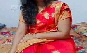 ఆంధ్ర లేడీ రమ్య చీర తీసి గుడ్డ లో సెక్స్