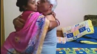 రిచ్ హైదరాబాద్ పొలిటిషన్ సెక్స్ విత్ మెయిడ్ ఇన్ సారీ