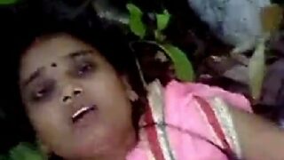 పల్లెటూరు ఆంటీ నిర్మాత పూకు లో అడివి లో సెక్స్