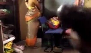 పనిమనిషి సరదా ముందు మొడ్డ చూపించి పోర్న్